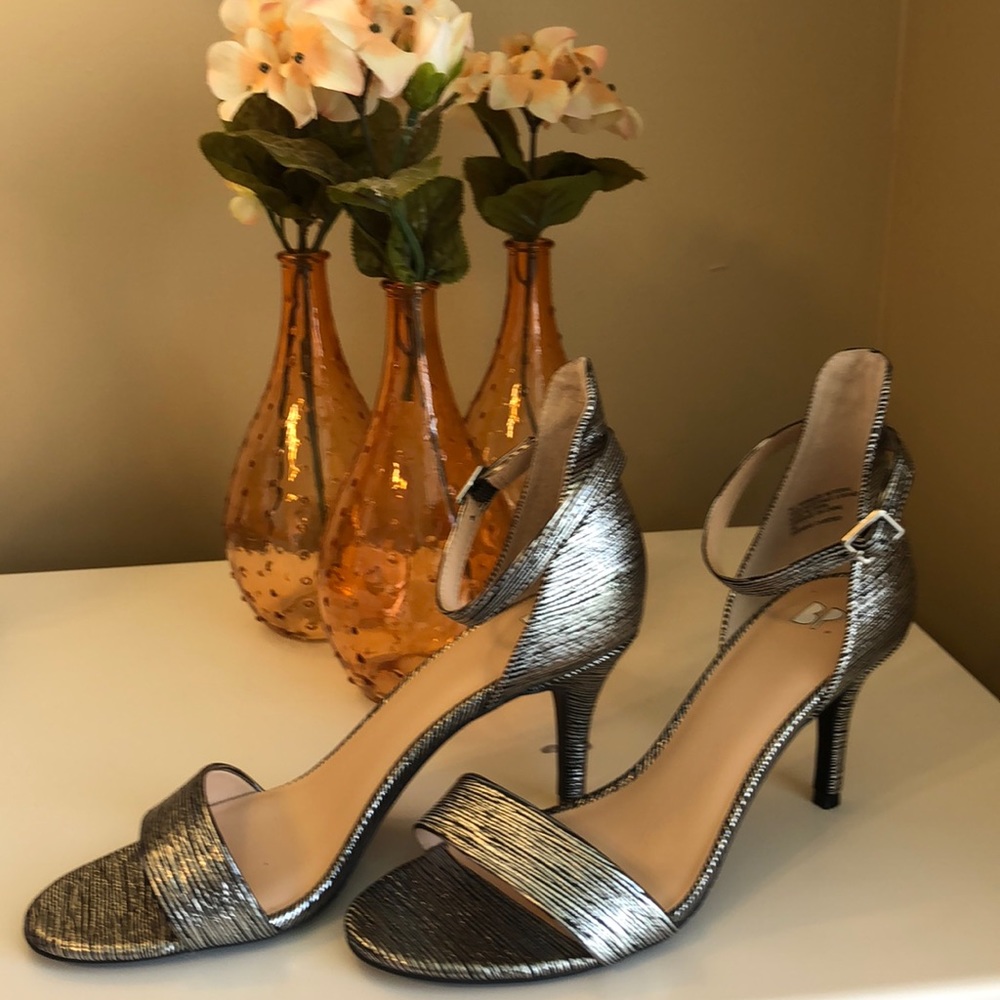 BP silver/black dressy heels SZ 9 super stylish!!